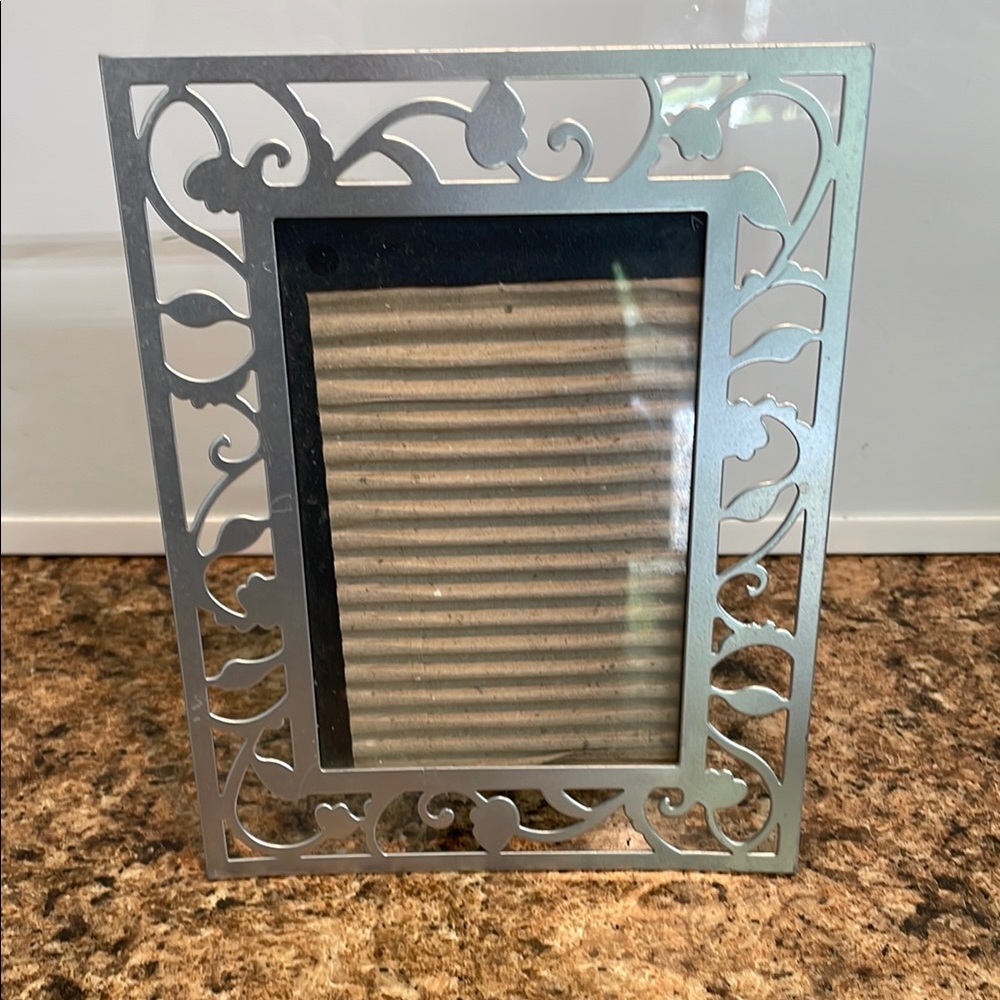 Elegant Silver Tone Filigree Photo Frame Tabletop Decor Floral Cutout 4x6 $25